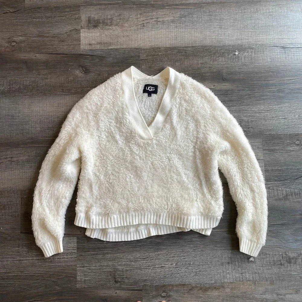 UGG Wool Sweater Deeann CloudFluff V Neck Sweater
